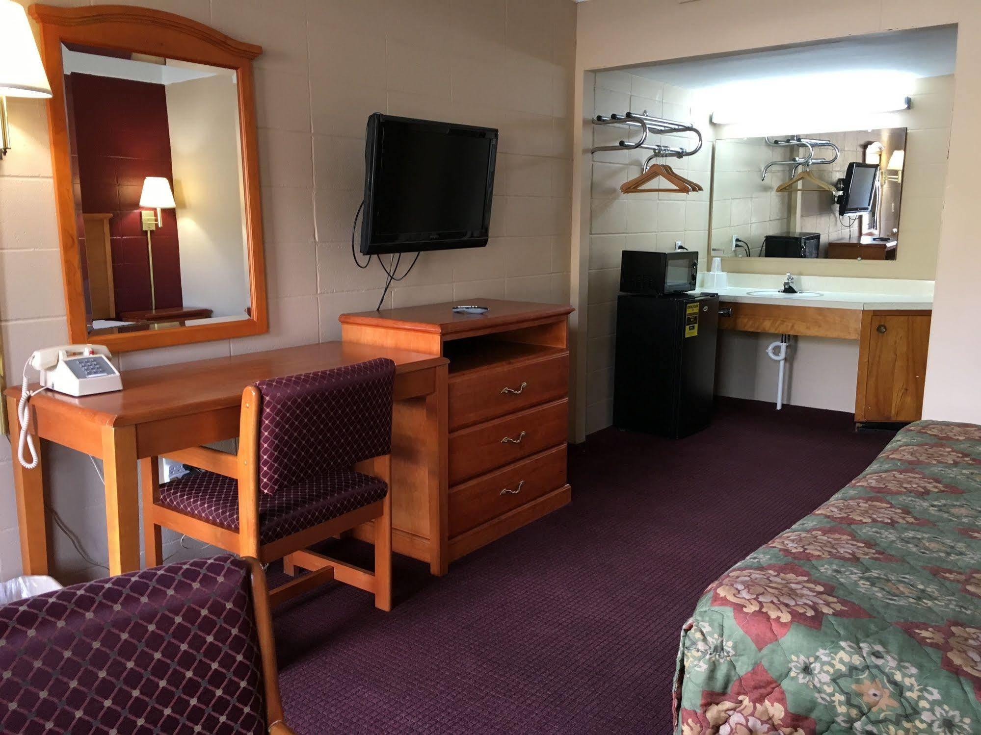 Budget Inn Carthage Esterno foto