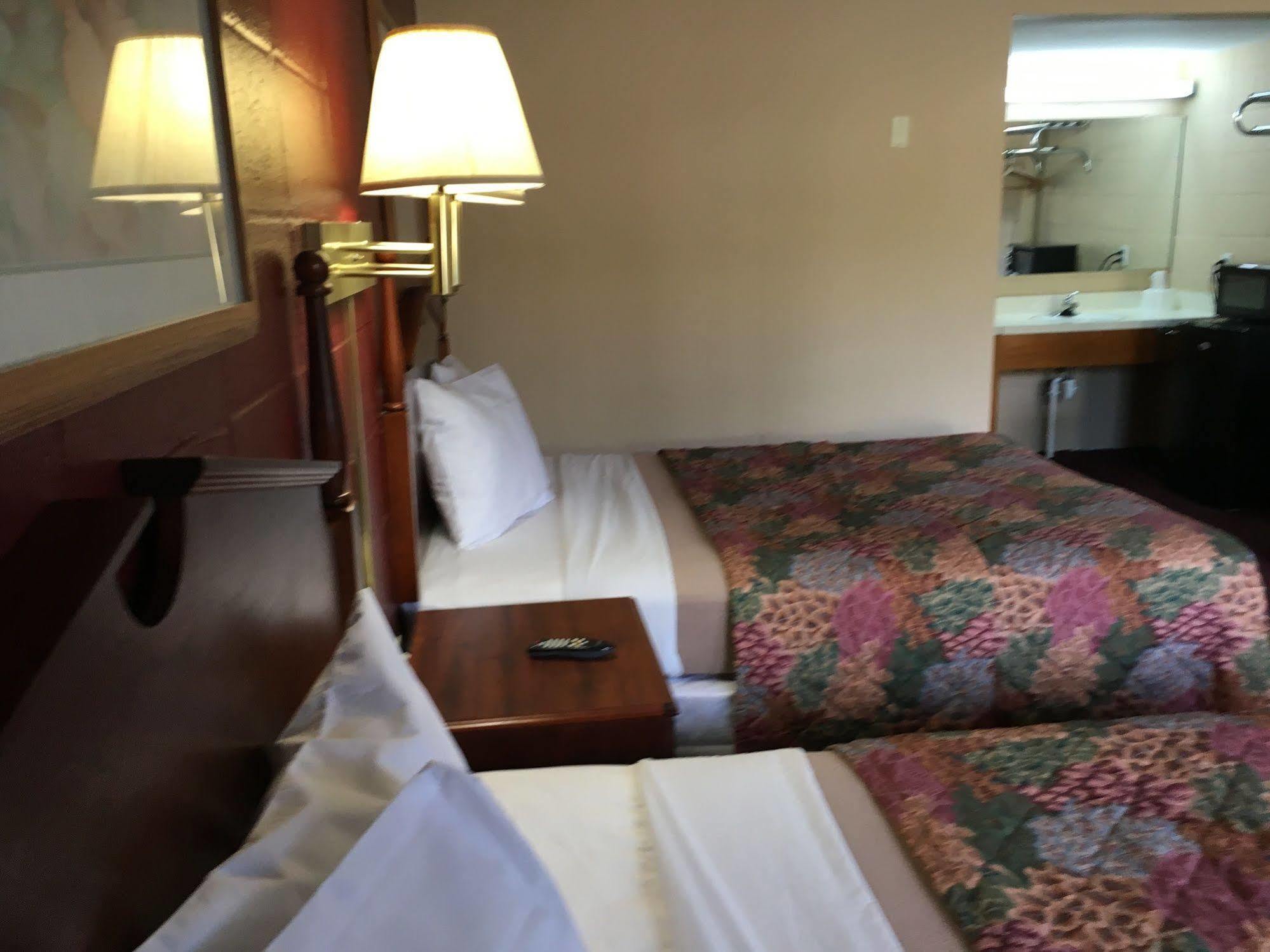 Budget Inn Carthage Esterno foto