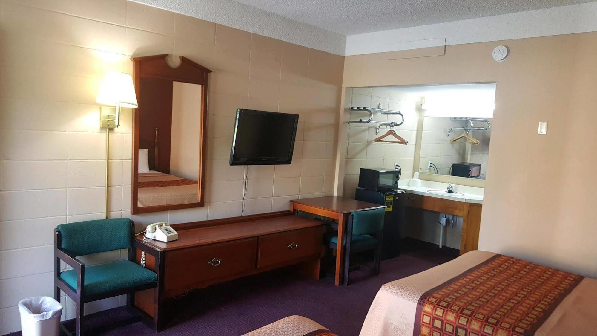 Budget Inn Carthage Esterno foto